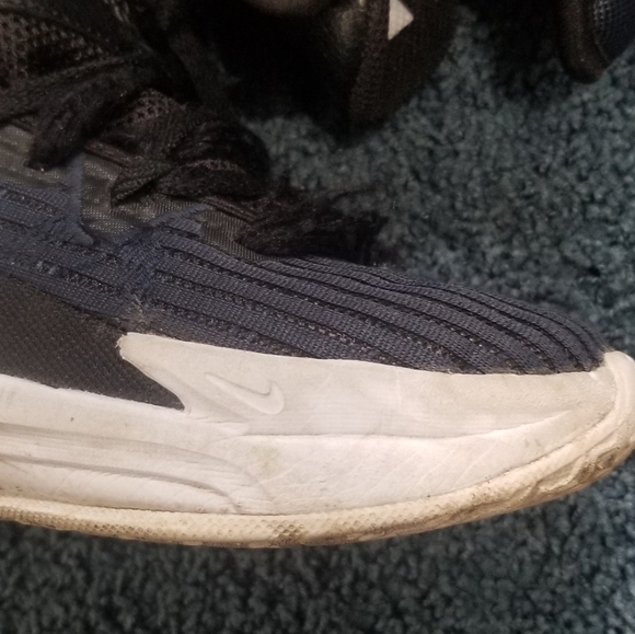 Nike Lebron James Witness Basketball Sneakers. Big Boy Youth Size 2.5Y. - Picture 4 of 11